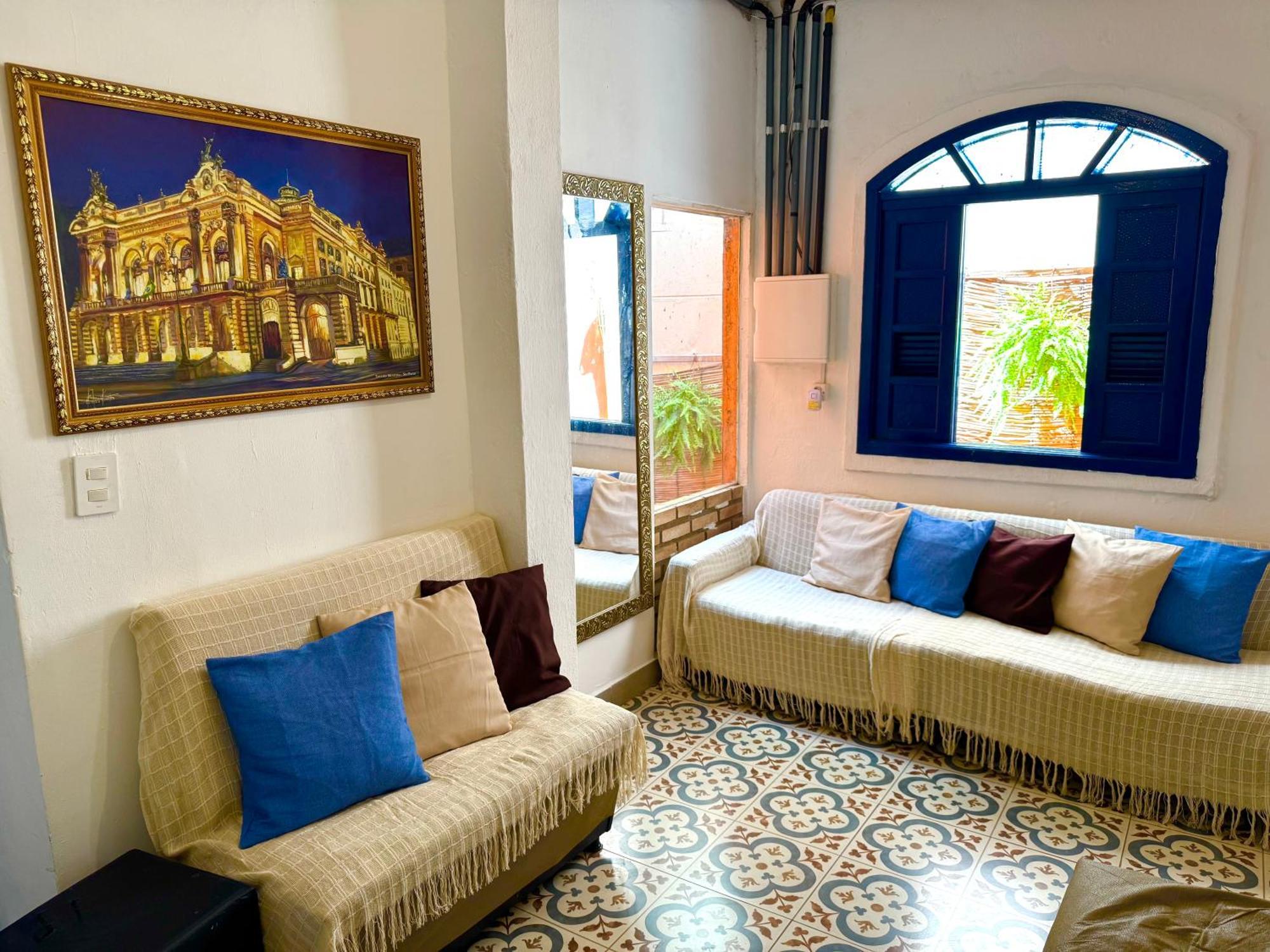 Pinheiros Hostel & Food